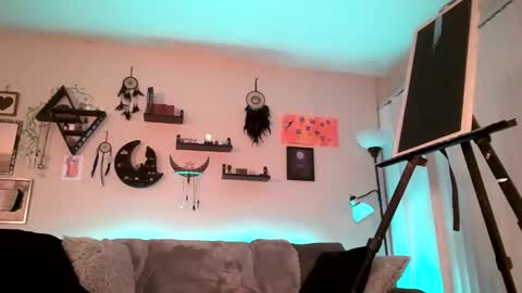 Snapshot of xxxlolalovexxx chatting on November 18, 1:44 am Lola online show from November 18, 1:44 am