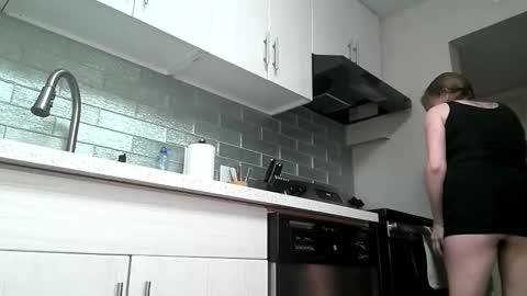 Snapshot of xxxlolalovexxx chatting on November 22, 10:31 pm Lola online show from November 22, 10:31 pm