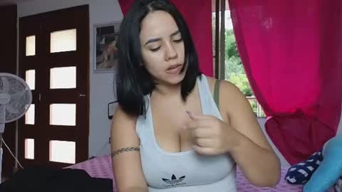 Snapshot of xxxtatianabustyxxx chatting on June 29, 10:54 pm xxxtatianabustyxxx online show from June 29, 10:54 pm