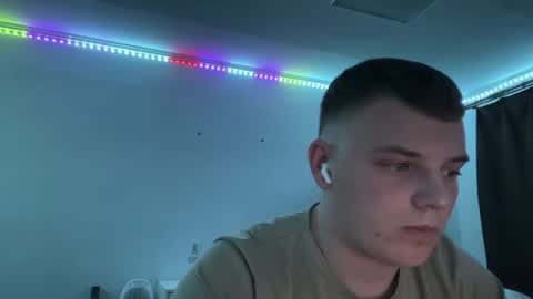 Leo online show from April 21, 7:39 pm