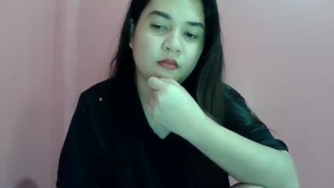 Snapshot of xxyummiee_69xx chatting on May 6, 5:51 pm jane online show from May 6, 5:51 pm