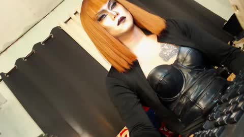 QueenMarina online show from January 5, 5:27 pm