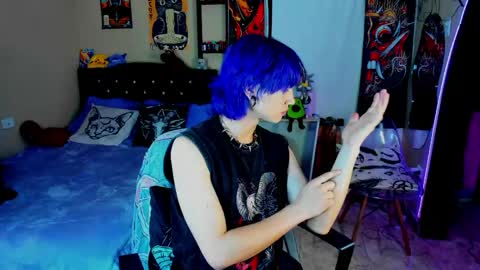 xzerox_ online show from April 14, 9:10 pm