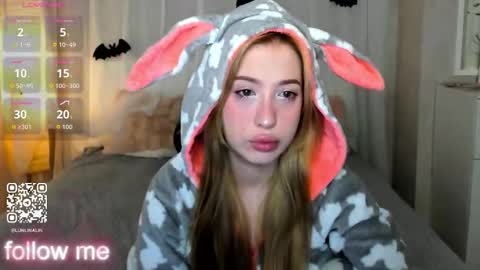 Snapshot of y0ung_lina18 chatting on November 1, 9:11 am Lina online show from November 1, 9:11 am