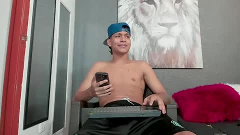 Sr. Y0ung Master online show from January 9, 5:34 am