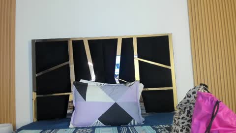 Yahaira online show from April 4, 1:52 pm