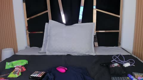 Yahaira online show from April 12, 2:33 pm