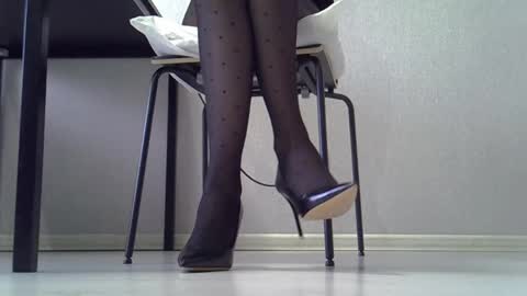 Dina online show from April 1, 3:18 am