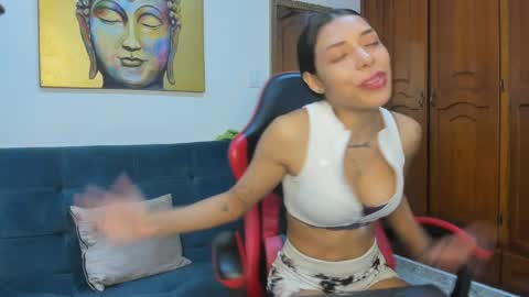 yake  elizabeth online show from April 8, 7:14 pm