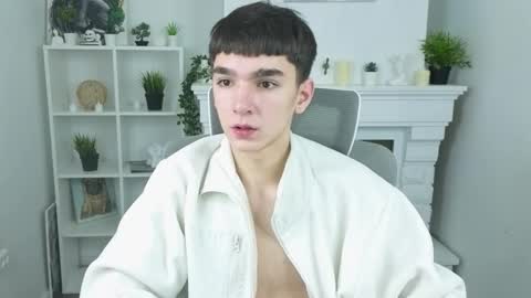 yamitwink online show from November 8, 8:40 pm