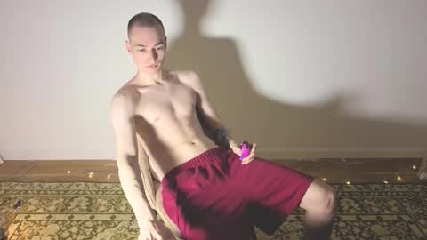 Yan online show from November 3, 4:19 pm