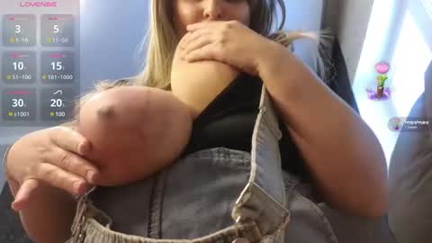 Snapshot of yana_may chatting on January 22, 9:24 am Yana May online show from January 22, 9:24 am