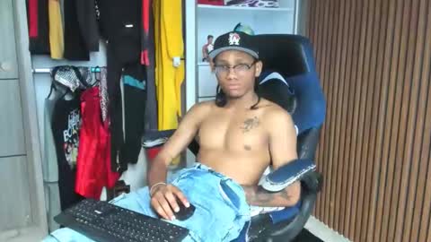 Snapshot of yandi_hot chatting on February 13, 2:57 pm yandi_hot online show from February 13, 2:57 pm