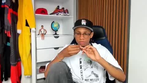 Snapshot of yandi_hot chatting on February 18, 2:35 pm yandi_hot online show from February 18, 2:35 pm