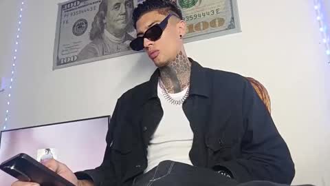 Yan online show from April 2, 2:42 am