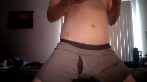 Snapshot of yankees609696 chatting on May 8, 6:13 pm Hornykyle online show from May 8, 6:13 pm