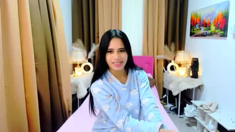 Snapshot of yanna_faulkerson chatting on October 14, 2:56 am Yanna online show from October 14, 2:56 am