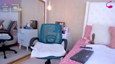 Snapshot of yara_bliss_ chatting on September 17, 11:06 pm Yara Bliss online show from September 17, 11:06 pm