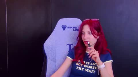 Snapshot of yasemina_ chatting on May 15, 10:06 pm Yase online show from May 15, 10:06 pm