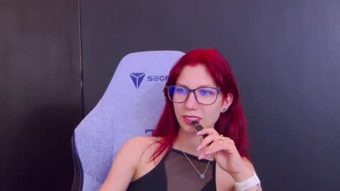 Snapshot of yasemina_ chatting on May 27, 12:07 am Yase online show from May 27, 12:07 am