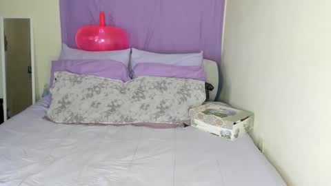 Snapshot of yasminayazzie chatting on December 21, 4:30 am Yasmina online show from December 21, 4:30 am