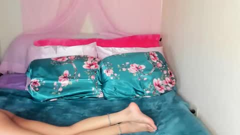 Snapshot of yasminayazzie chatting on January 11, 3:44 am Yasmina online show from January 11, 3:44 am