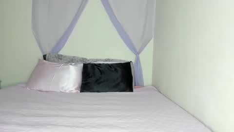 Snapshot of yasminayazzie chatting on November 19, 2:55 am Yasmina online show from November 19, 2:55 am