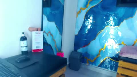 Snapshot of yasmine_tapias chatting on July 12, 9:39 pm Yasmine online show from July 12, 9:39 pm