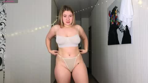 Yasyaa  online show from February 6, 2:22 am