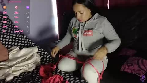 Snapshot of yazflor chatting on May 1, 1:59 pm Hazzan y Greisy online show from May 1, 1:59 pm