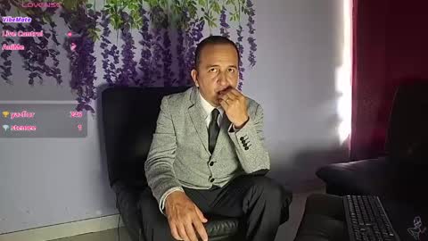 Snapshot of yazflor chatting on June 4, 3:51 pm Hazzan y Greisy online show from June 4, 3:51 pm