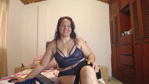 Snapshot of yazmin_mature chatting on November 2, 3:36 pm Jasmin online show from November 2, 3:36 pm