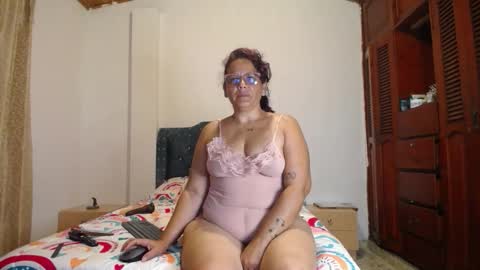 Snapshot of yazmin_mature chatting on November 18, 3:23 am Jasmin online show from November 18, 3:23 am