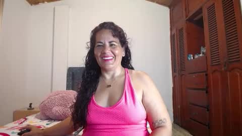 Snapshot of yazmin_mature chatting on November 19, 3:01 pm Jasmin online show from November 19, 3:01 pm