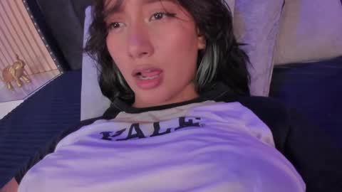 Snapshot of yazmin_rouse chatting on February 23, 8:44 pm Yazmin online show from February 23, 8:44 pm