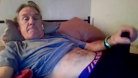 yeah_baby6988 online show from November 6, 9:26 pm