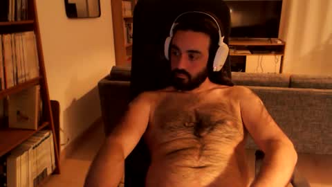 yeeaahoo online show from April 6, 9:05 pm