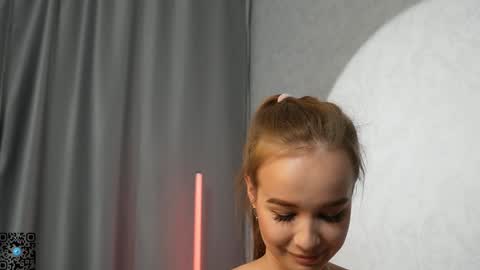 Snapshot of yeepshyy chatting on February 6, 10:10 pm Kate online show from February 6, 10:10 pm