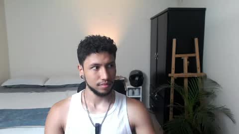 Snapshot of yeff_stone chatting on May 27, 11:02 pm yeff online show from May 27, 11:02 pm