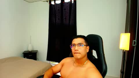 YEICO LEVIT online show from December 19, 9:55 pm