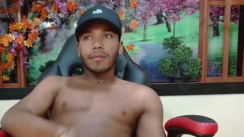 Snapshot of yeinner_ chatting on October 17, 8:22 pm yeinner_ online show from October 17, 8:22 pm