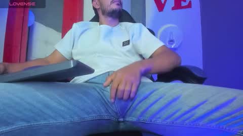 yeison0593 online show from March 1, 6:48 am