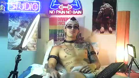 yeisoncastellanos1999 online show from September 16, 6:42 pm