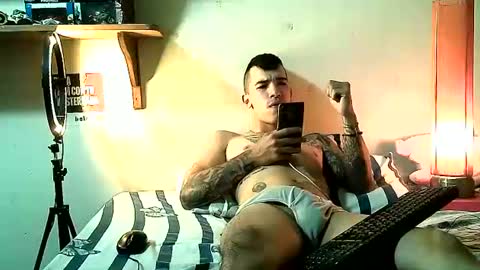 yeisoncastellanos1999 online show from July 25, 2:03 pm