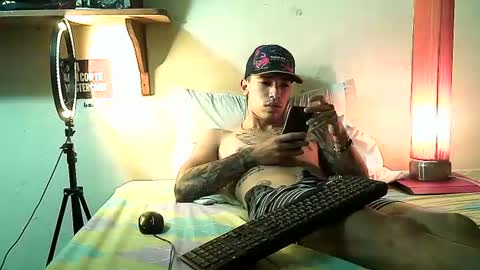 yeisoncastellanos1999 online show from July 30, 6:51 pm