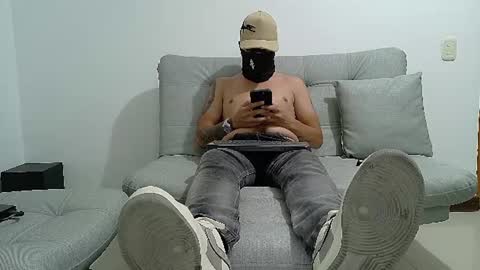 Snapshot of yeisongomezz chatting on July 17, 12:06 am yeisongomezz online show from July 17, 12:06 am