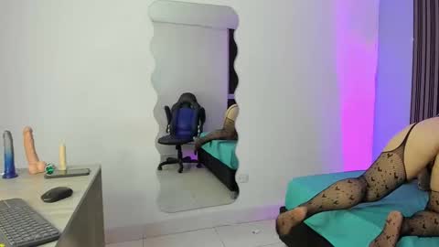 yelena03 online show from November 12, 10:20 pm