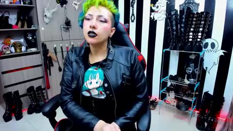 Snapshot of yelena_bondaje chatting on December 20, 11:58 pm Yelena online show from December 20, 11:58 pm