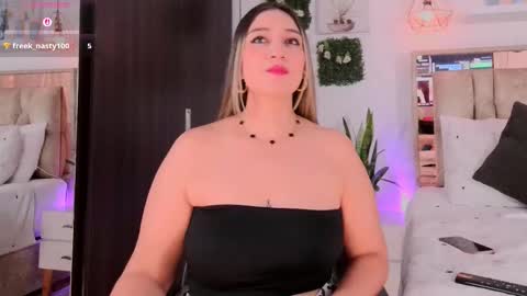 yellow_lily online show from February 24, 4:38 pm