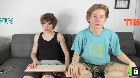 Snapshot of yen2025 chatting on November 2, 8:00 pm Yen online show from November 2, 8:00 pm